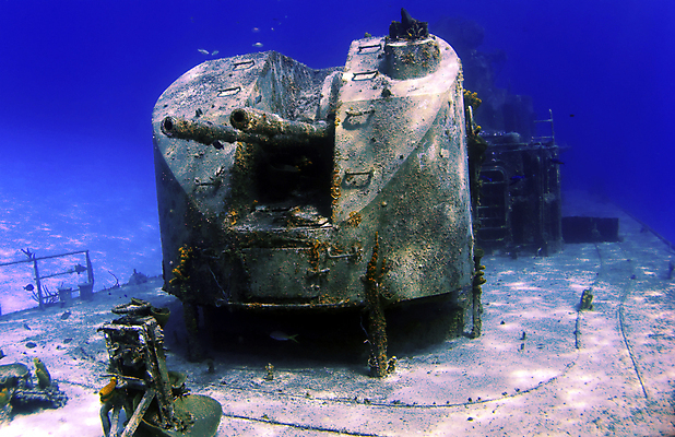 포토 JPG 해외이미지 스포츠 바다 사람없음 수중 보트 군용 해군 대포 조난 총포 해외포토 무기 배_교통 군대 파일형식 이미지허브