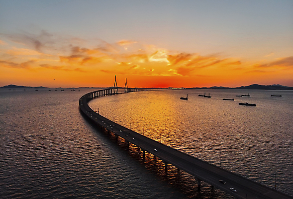포토 JPG 해외이미지 디자인 외관 산업 아시아 바다 여행 건축양식 교통시설 거리 한국 사람없음 야외 파란색 빛 강 중국 일몰 새벽 도시 저녁 대문 동쪽 남쪽 물류 빛망울 철강 해외포토 자연요소 건축 나라 컬러 교통 문 노을 야간 방향 시설 파일형식 이미지허브
