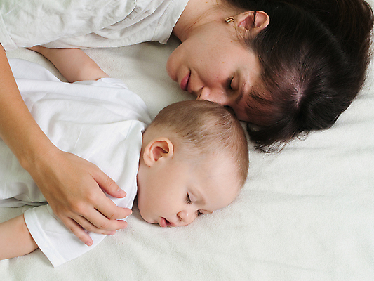 포토 JPG 해외이미지 백인 손 여자 딸 행복 얼굴 어린이 가족 자연 엄마 휴식 새로움 함께함 사랑 사람 소녀 소년 성인 두명 뷰티 침묵 흰색 자녀 아기 신생아 잡기 잠 결합 작음 피부 장면 부드러움 돌봄 천진난만 해외포토 서양인 남자 감정 컬러 컨셉 관계 모션 신체부위 소리 감각 크기 생태계 파일형식 이미지허브