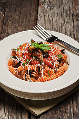 포토 JPG 해외이미지 나무 전통 접시 음식 포크 다이어트 토마토 가지 치즈 함께함 파스타 마늘 스파게티 사람없음 이탈리아 추위 튀김 신선 체리 기름 지중해 국수 반죽 레시피 바질 마카로니 영양분 탈리아텔레 리코타치즈 푸질리 해외포토 식물 식기 유럽 바다 컨셉 채소 과일 식재료 유제품 서양음식 건강 면류 파스타면 파일형식 이미지허브