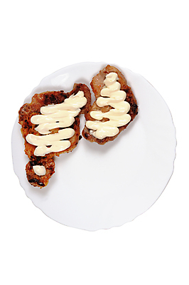 포토 JPG 해외이미지 접시 음식 육류 돼지고기 사람없음 식사 저녁식사 소고기 튀김 그릴 바비큐 굽기 준비 마요네즈 점심식사 해외포토 식기 식재료 주방용품 소스_음식 구이 파일형식 이미지허브