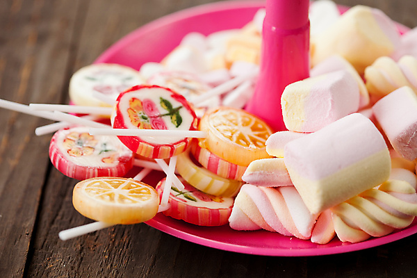 포토 JPG 해외이미지 접시 사탕 사람없음 마시멜로우 나무배경 해외포토 식기 백그라운드 디저트 파일형식 이미지허브