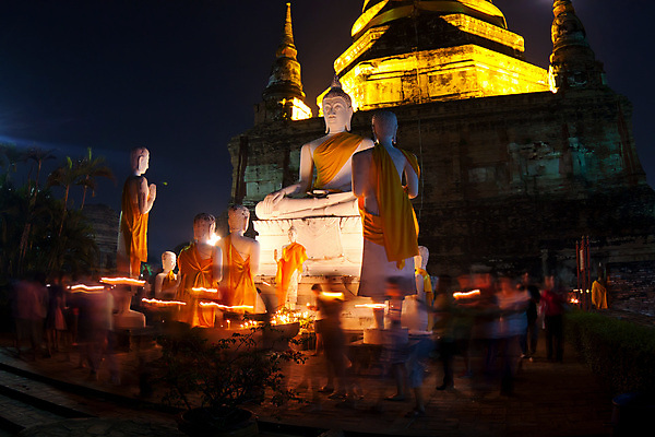 포토 JPG 해외이미지 아시아 종교 문화 불교 건축양식 태국 사람 동양인 풍경 사람없음 야외 건물 빛 걷기 새벽 기도 도시 사찰 역사 황금 군중 야간 승려 장노출 천연기념물 보호구역 사리탑 옛날 해외포토 자연요소 건축물 건축 나라 종교건축 모션 촬영기법 인종 탑 성직자 구역 파일형식 이미지허브