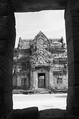 포토 JPG 해외이미지 아시아 종교 문화 조각 건축양식 태국 하늘 동양인 사람없음 건물 파란색 문 탑 궁전 사찰 역사 박물관 대문 사암 천연기념물 고고학 옛날 파멸 스타일 해외포토 건축물 교육 건축 나라 컬러 컨셉 고건축 종교건축 인종 돌_바위 파일형식 소멸 이미지허브
