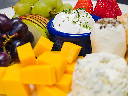 포토 JPG 해외이미지 접시 잡화 계절 유럽 음식 조각 다이어트 오렌지 과일 딸기 포도 치즈 종류 사람없음 빨간색 파란색 크래커 식사 흰색 발표 그룹 사과 크림 향신료 부드러움 후추 성분 프랑스어 쪽파 식품점 옛날 개조 맛있는 해외포토 문자 식기 나라 컬러 유제품 건강 쿠키 상점 감각 파 향미료 파일형식 이미지허브