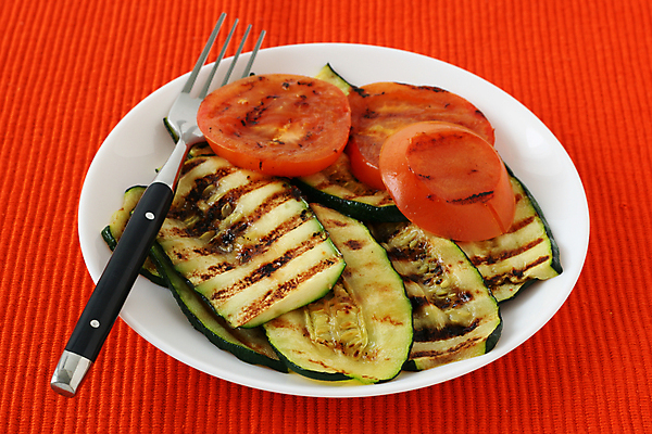 포토 JPG 해외이미지 접시 음식 다이어트 토마토 채소 재료 호박 건강 식이요법 사람없음 저녁식사 고명 그릴 점심식사 해외포토 식기 주방용품 식사 파일형식 이미지허브