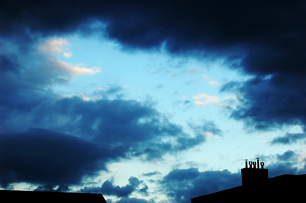 포토 JPG 해외이미지 구름 백그라운드 자연 하늘 성공 바람 날씨 추상 그림자 풍경 사람없음 야외 파란색 빛 햇빛 태양 검은색 어둠 힘 일몰 광선 야간 저녁 위험 큼 장면 폭풍 무거움 스카이라인 강렬 광 웅장함 타격 폭풍우 허리케인 힘찬 해외포토 자연요소 컬러 컨셉 무늬 모션 노을 비_날씨 무게 크기 자연재해 생태계 파일형식 이미지허브