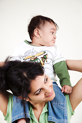 포토 JPG 해외이미지 여자 행복 아들 어린이 엄마 사랑 미소 동양인 소년 두명 임산부 기쁨 아기 인도인 해외포토 외국인 남자 감정 가족 표정 사람 인종 임신 파일형식 이미지허브