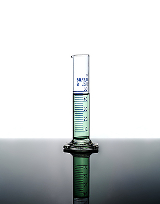 포토 JPG 해외이미지 과학 의료기기 유리 실험 사람없음 초록색 물 컬러풀 약 건강관리 장비 흰색 투명 액체 실험실 플라스크 분석 측정 흰배경 생물학 비커 작업도구 멀리 발견 혁명 위생관리 화학물질 해외포토 자연요소 교육 컬러 백그라운드 컨셉 의학 재질 건강 실험기구 관리 도구 화학 파일형식 이미지허브