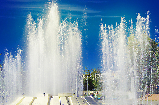 포토 JPG 해외이미지 공원 백그라운드 패턴 자연 하늘 추상 사람없음 물 여름 파란색 빛 햇빛 검은색 거품 폭포 흐름 추위 흰색 물방울 도시 액체 떨어짐 폭발 아래 분수 질감 장면 분무기 제트기 노려봄 노즐 생태학 압력 해외포토 자연요소 계절 공공시설 교육 컬러 컨셉 무늬 비행기 표정 태양 방향 생태계 위치 파일형식 이미지허브