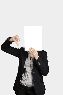 포토 JPG 해외이미지 백인 1 배너 포스터 종이 얼굴 백그라운드 컨셉 비즈니스 텍스트 통신 광고판 관리 한명 사람 성인 머리 우주 공백 방 엄지손가락 흰색 잡기 신용카드 발표 메시지 쇼 보여주기 시트 고립 부정적 카피스페이스 해외포토 서양인 감정 컬러 손가락 모션 알림판 신체부위 금융 판 파일형식 이미지허브