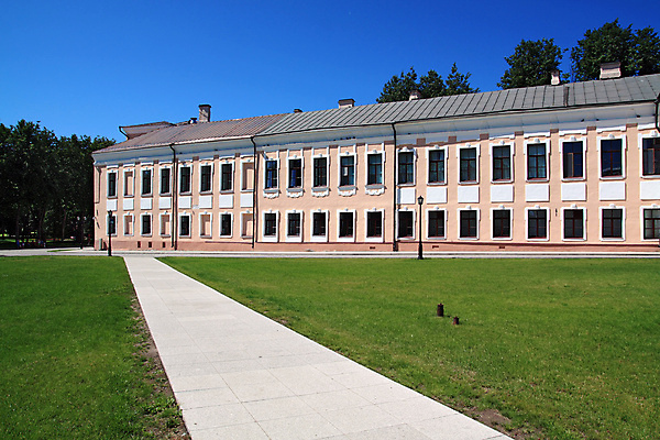 포토 JPG 해외이미지 외관 유럽 산업 문화 도로 비즈니스 건축양식 부분 창문 하늘 날씨 거리 바닥 사람없음 야외 건물 빛 쇼핑 사무실 문 계단 환경 손전등 도시 도심 구매 큼 배열 사인 장면 지역 봉 타운 스카이라인 단계 선로 해외포토 건축물 건축 나라 길 교통시설 조명 크기 파일형식 이미지허브
