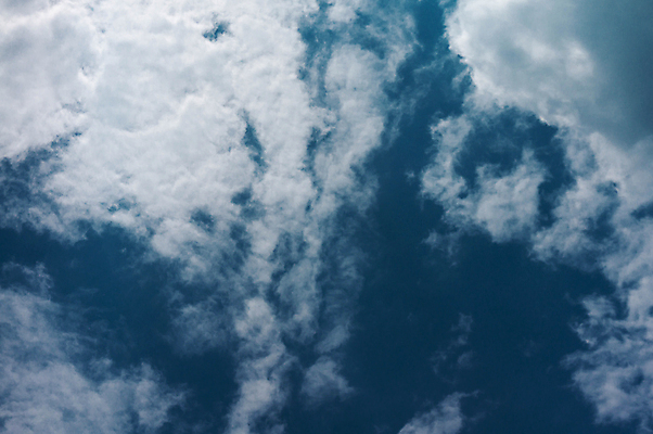 포토 JPG 해외이미지 구름 백그라운드 패턴 자연 벽지 하늘 바람 날씨 추상 풍경 사람없음 야외 여름 파란색 빛 햇빛 태양 뷰티 우주 환경 맑음 침묵 봄 자유 흰색 전원 오픈 분위기 장면 천국 솜털 스카이라인 내추럴 오존 천창 해외포토 자연요소 계절 컬러 컨셉 무늬 소리 전기에너지 생태계 파일형식 이미지허브