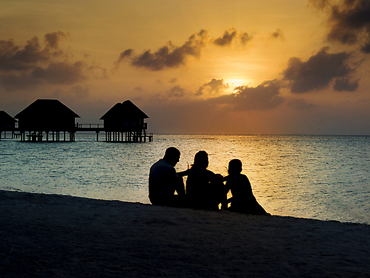 포토 JPG 해외이미지 라이프스타일 커플 여자 남자 딸 실루엣 어린이 가족 관계 엄마 휴가 휴식 함께함 관리 사랑 사람 해변 사람없음 야외 물 걷기 일몰 잡기 아빠 결합 형제 언니 돌봄 천진난만 통일 해외포토 자연요소 감정 바다 컨셉 모션 촬영기법 생활 노을 자매 파일형식 이미지허브