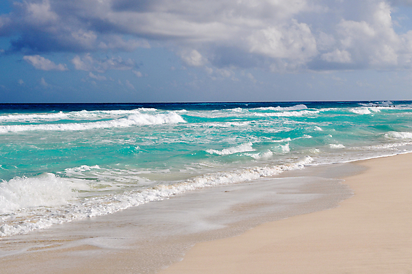 포토 JPG 해외이미지 구름 물결 모래 파도 바다 여행 백그라운드 자연 하늘 휴가 휴식 멕시코 풍경 사람없음 야외 물 여름 파란색 침묵 활발 흰색 전원 도시 가장자리 매끈함 휴양지 장면 유카탄 칸쿤 터키석 파라다이스 해외포토 자연요소 계절 컬러 컨셉 북아메리카 소리 장소 감각 둘레 전기에너지 보석 생태계 파일형식 이미지허브