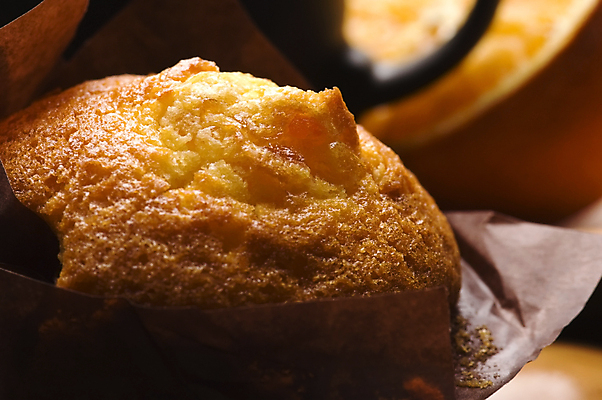 포토 JPG 해외이미지 그릇 산업 커피 음료 음식 오렌지 과일 요리 사람없음 컵 갈색 요식업 식당 카페 머그컵 뜨거움 도자기 맛 설탕 향신료 머핀 라떼 시나몬 카페인 맛있는 해외포토 식기 빵 컬러 컨셉 상점 향미료 파일형식 이미지허브