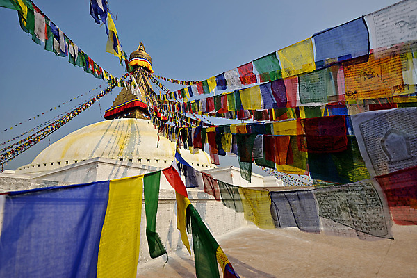 포토 JPG 해외이미지 아시아 종교 여행 불교 건축양식 사람없음 믿음 탑 흰색 기도 깃발 사찰 역사 신성 네팔 보호구역 사리탑 순례 순례자 숭배 신앙심 카트만두 히말라야 해외포토 건축물 건축 감정 나라 컬러 종교건축 구역 파일형식 산맥 이미지허브