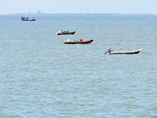 포토 JPG 해외이미지 구름 계절 모래 바다 섬 여행 백그라운드 자연 하늘 풍경 사람없음 야외 여름 파란색 태양 중국 낭만 보트 서핑 휴양지 수평선 해외포토 자연요소 아시아 컬러 컨셉 배_교통 장소 수상스포츠 생태계 파일형식 이미지허브