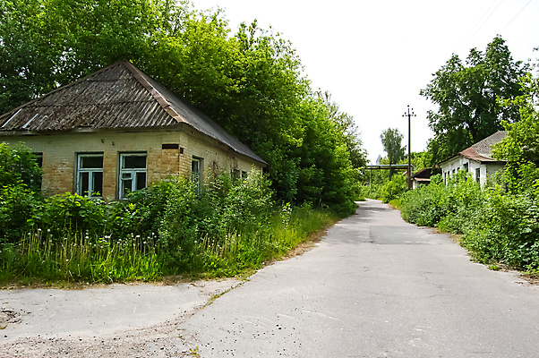 포토 JPG 해외이미지 공원 어린이 자연 지붕 주택 사람없음 건물 환경 힘 에너지 도시 바퀴 유령 위험 무서움 11월 사건 버리기 타운 회전목마 원자력 방사능 방사선 소비에트 옛날 우크라이나 재앙 파멸 해외포토 건축물 공공시설 감정 유럽 컨셉 모션 사람 날짜 놀이기구 생태계 파일형식 소멸 이미지허브