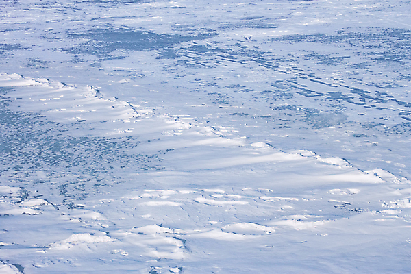 포토 JPG 해외이미지 계절 호수 백그라운드 겨울 자연 표면 바람 날씨 그림자 사람없음 빛 햇빛 맑음 냉동 얼음 추위 흰색 저수지 연못 파편 그늘 묘사 만족 질감 장면 안심 눈보라 해외포토 자연요소 감정 컬러 눈_날씨 육류 태양 생태계 파일형식 이미지허브