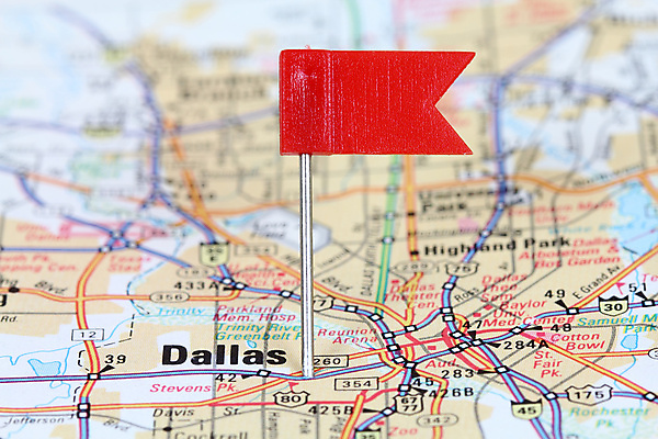 포토 JPG 해외이미지 지도 실내 사람없음 아웃포커스 한개 미국 깃발 압정 위치 달라스 텍사스 해외포토 1 북아메리카 촬영기법 내부 사무용품 파일형식 이미지허브