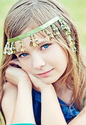 포토 JPG 해외이미지 백인 모델 1 공원 여자 딸 행복 얼굴 어린이 백그라운드 자연 한명 사람 야외 초록색 파란색 금발 태양 뷰티 노란색 귀여움 기쁨 흰색 표현 작음 고립 해외포토 자연요소 서양인 헤어스타일 공공시설 감정 컬러 컨셉 가족 신체부위 크기 생태계 파일형식 이미지허브