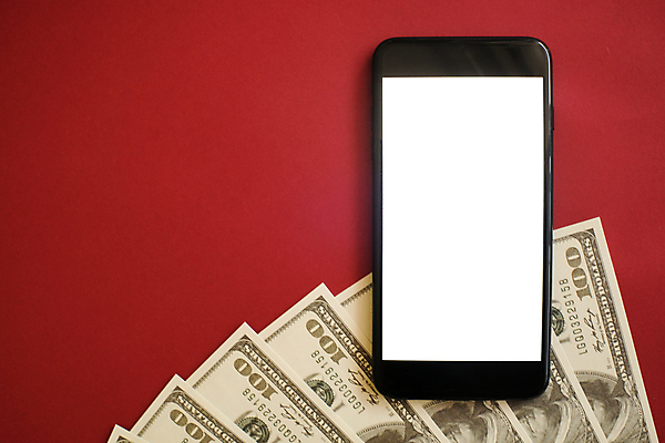 포토 JPG 해외이미지 실내 사람없음 빨간색 스마트폰 달러 목업 해외포토 컬러 돈 내부 핸드폰 스마트기기 파일형식 이미지허브
