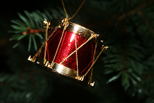 포토 JPG 해외이미지 백그라운드 크리스마스장식 크리스마스 회사 기념 사람없음 빨간색 크리스마스트리 놀람 황금 예측 주기 드럼 전나무 해외포토 나무 기념일 감정 컬러 컨셉 비즈니스 모션 타악기 표정 파일형식 이미지허브