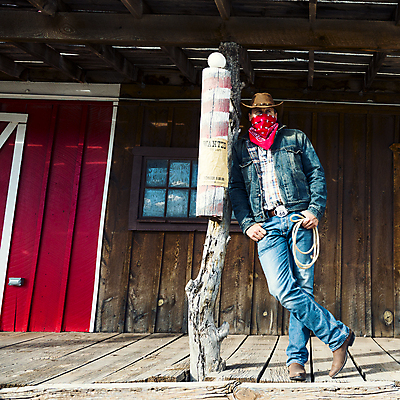 포토 JPG 해외이미지 백인 모자 남자 문화 밧줄 한명 사람 소년 목재 갈색 미국 경쟁 시골 용기 자신감 방어 카우보이 역 농부 승차 필름 먼지 팔 타운 영웅 안장 로데오 라이더 서쪽 수배 반다나 해외포토 서양인 나무 직업 1 그릇 잡화 감정 어린이 줄 컬러 컨셉 북아메리카 재료 교통시설 모션 어류 신체부위 도시 방향 파일형식 헤어액세사리 이미지허브