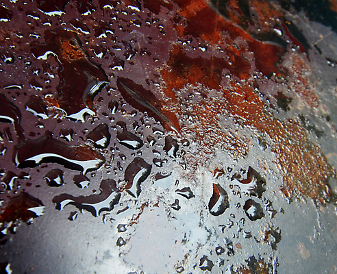 포토 JPG 해외이미지 추상 사람없음 물 반사 금속 젖음 물방울 액체 떨어짐 매끈함 이슬 빗방울 부식 질감 A 분무기 철강 해외포토 자연요소 알파벳 컨셉 무늬 재질 감각 비_날씨 파일형식 이미지허브