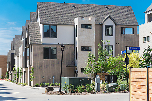 포토 JPG 해외이미지 식물 창문 가족 부동산 새로움 거리 아파트 주택 잔디 사람없음 목재 고층빌딩 미국 차도 도시 재산 고급 큼 오솔길 관목 좁은 커뮤니티 연립주택 이웃 대출 개발 교외 차고 소유 해외포토 나무 도로 길 컨셉 북아메리카 재료 관계 빌딩 건물 금융 크기 파일형식 이미지허브