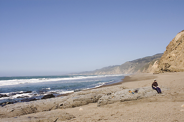 포토 JPG 해외이미지 조각 신발 사람없음 물 모래사장 떨어짐 만족 멀리 침식 울퉁불퉁 하이커 해외포토 자연요소 감정 바다 여행 컨셉 파일형식 이미지허브