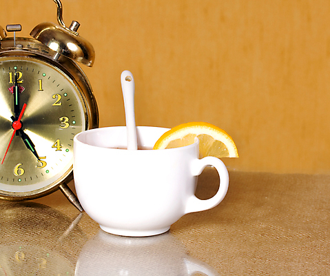 포토 JPG 해외이미지 음료 음식 시계 가정 탁자 사람없음 목재 컵 우주 검은색 공백 장비 머그컵 시간 뜨거움 액체 차 허브 컵받침 우롱차 전경 해외포토 나무 식물 식기 컬러 가구 재료 풍경 차_음료 받침대 파일형식 탑뷰 이미지허브