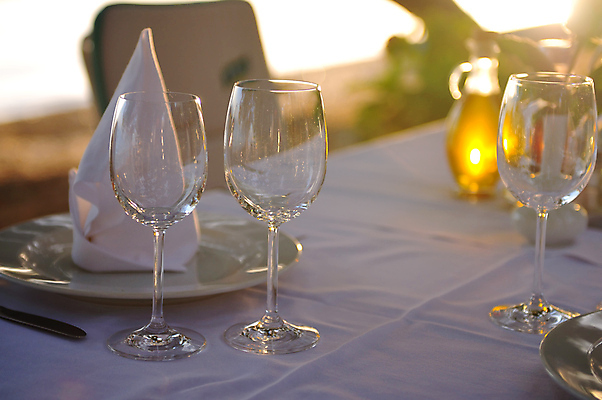 포토 JPG 해외이미지 식기 꽃 음료 음식 꽃다발 결혼 포크 유리 탁자 이벤트 사람없음 야외 장식 빛 태양 파티 식당 와인 숟가락 식사 저녁식사 침묵 낭만 흰색 기구 축하 직물 고급 우아함 은색 먹기 만족 점심식사 해외포토 자연요소 식물 감정 컬러 가구 컨셉 모션 재질 주류 수저 상점 소리 파일형식 이미지허브