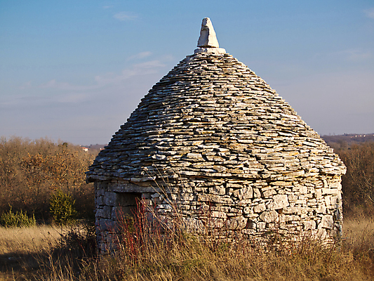 포토 JPG 해외이미지 사다리 주택 사람없음 가축 바위 나뭇가지 소 농부 작음 복고 옛날 해외포토 나무 동물 직업 포유류 건물 돌_바위 도구 크기 파일형식 이미지허브