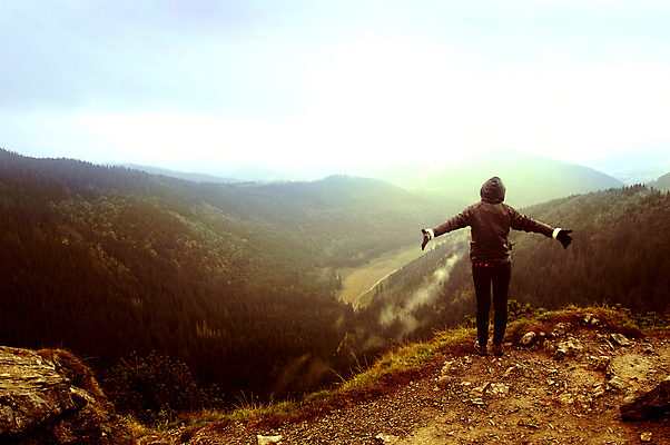 포토 JPG 해외이미지 손 디자인 여자 행복 실루엣 스포츠 여행 백그라운드 컨셉 일러스트 자연 하늘 아침 산 한명 사람 풍경 야외 그래픽 여름 파란색 빛 태양 뷰티 노란색 일출 검은색 기쁨 자유 흰색 뜨거움 심볼 사인 무료 스타일 해외포토 주간 자연요소 1 계절 감정 컬러 촬영기법 신체부위 노을 생태계 파일형식 이미지허브