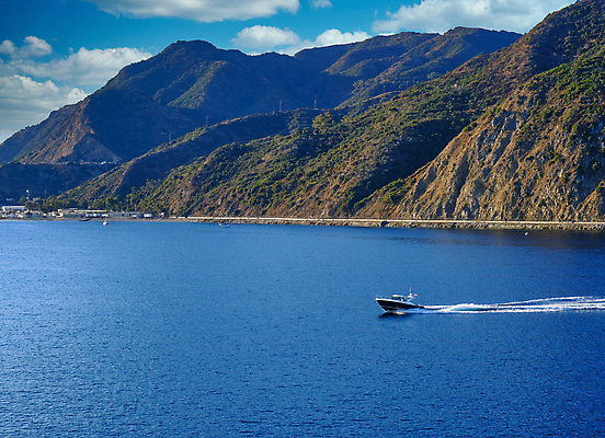 포토 JPG 해외이미지 바다 섬 여행 건축양식 자연 휴가 손바닥 사람없음 야외 건물 물 항구 만 보트 캘리포니아 태평양 채널 파라다이스 해외포토 자연요소 건축물 손 건축 배_교통 교통시설 미국 생태계 파일형식 이미지허브