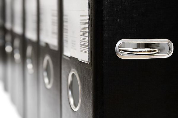 포토 JPG 해외이미지 교육 종이 선 컨셉 비즈니스 학교 문구용품 직장 서기 사람없음 책 사무실 라벨 쌓기 검은색 쪽지 자료 정보 흰색 반지 업무 작업 조직 작업실 닫기 배열 가득함 책상 파일 폴더 질서 바인더 보관소 줄서기 공급 해외포토 컬러 가구 회사 장신구 모션 프레임 사무용품 예절 오브젝트 저장 파일형식 이미지허브