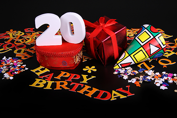 포토 JPG 해외이미지 식물 캐릭터 기념일 꽃 행복 종이 분홍색 꽃다발 컨셉 잎 자연 검은배경 기념 선물 이벤트 사람없음 장식 빨간색 숫자 장미 파티 놀람 낭만 벚꽃 흰색 축하 인사 신용카드 생일 활 열정 꽃가루 판지 해외포토 문자 감정 컬러 백그라운드 표정 금융 검은색 예절 가루 생태계 파일형식 이미지허브