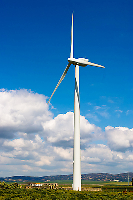 포토 JPG 해외이미지 밭 날개 자연 하늘 바람 미래 풍경 사람없음 야외 초록색 파란색 농장 힘 재활용 풍차 발전기 에너지 흰색 행운 칼날 오염 그린에너지 풍력에너지 보호 생태계 프로펠러 회전 공학 세대 유지 방앗간 돌리기 생태학 효율 해외포토 자연요소 교육 컬러 컨셉 농업 모션 날씨 발전소 친환경 파일형식 이미지허브