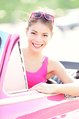 포토 JPG 해외이미지 백인 라이프스타일 행복 도로 분홍색 여행 자동차 휴가 한명 미소 사람 동양인 소녀 야외 여름 친구 선글라스 여행객 중국 봄 운전 자유 수확 운전사 오픈카 복고 쿠바 면허증 아바나 옛날 자동 해외포토 서양인 직업 1 계절 여자 감정 아시아 안경 길 어린이 육상교통 컬러 컨셉 농업 관계 교통시설 모션 승용차 표정 인종 생활 중앙아메리카 면허 증명서 파일형식 이미지허브