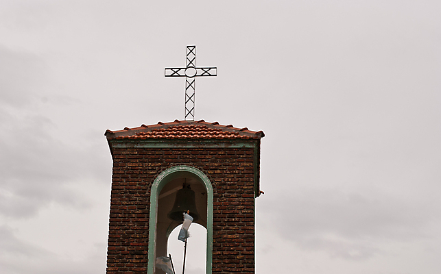 포토 JPG 해외이미지 종교 십자가 건축양식 하늘 벽돌 사람없음 교회 탑 깃발 묘사 시멘트 해외포토 건축물 건축 종교건축 건물 파일형식 이미지허브