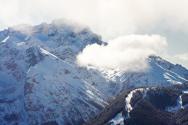 포토 JPG 해외이미지 나무 계절 유럽 밧줄 스포츠 자연 하늘 휴가 스키 휴식 산 경사 사람없음 야외 파란색 태양 평화 냉동 이탈리아 추위 정상 언덕 휴양지 알프스 마차 암초 절정 눈내림 해외포토 자연요소 식물 나라 줄 교통수단 컬러 컨셉 겨울스포츠 눈_날씨 장소 생태계 파일형식 이미지허브