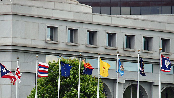 포토 JPG 해외이미지 배너 문화 여행 날리기 바람 협력 함께함 사람없음 컬러풀 글로벌 깃발 도시 재산 큼 불기 머리위 애국심 시민 외교 전국 정치 해외포토 자연요소 컬러 컨셉 모션 날씨 금융 크기 국민 파일형식 이미지허브