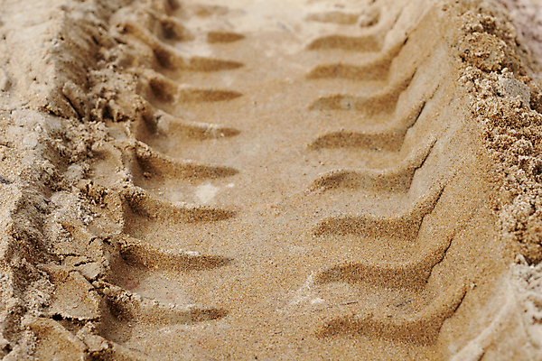 포토 JPG 해외이미지 도로 길 모래 여행 백그라운드 오렌지 교통시설 휴가 건조 항해 따뜻함 사람없음 야외 여름 모래사장 탐험 바퀴 뜨거움 황무지 모래언덕 타이어 트랙 먼지 장면 유모차 비포장도로 집회 해외포토 계절 바다 교통 배_교통 과일 아기용품 언덕 시설 파일형식 이미지허브