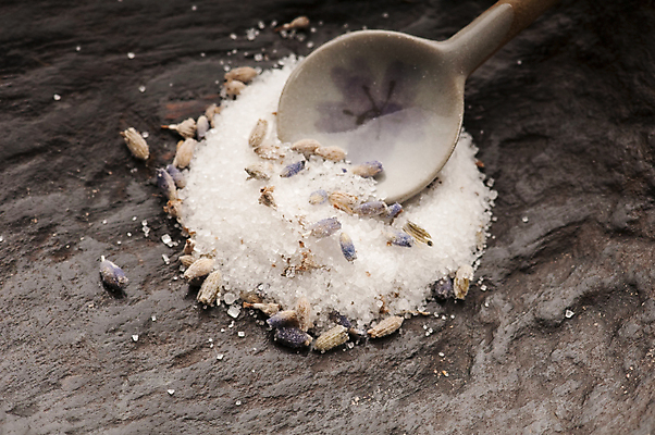 포토 JPG 해외이미지 꽃 음식 재료 탁자 주택 사람없음 목재 침묵 시골 항아리 달콤 맛 설탕 굽기 중개인 날것 향료 라벤더 해외포토 나무 식물 직업 가구 컨셉 건물 소리 도자기 구이 허브 향기 냄새 파일형식 이미지허브