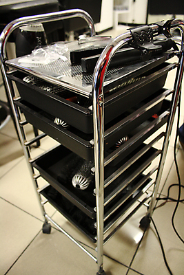 포토 JPG 해외이미지 백인 모델 직업 헤어스타일 손 디자인 여자 행복 얼굴 사람 사람없음 치료 금발 뷰티 머리 유행 상점 붓 머리빗 업무 우아함 미용사 이발 자르기 고객 머리장식 이발소 돌봄 스타일리스트 이발사 스타일 해외포토 서양인 감정 컨셉 의학 모션 신체부위 장식 미용용품 작업 뷰티샵 파일형식 이미지허브