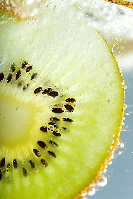 포토 JPG 해외이미지 음식 조각 백그라운드 다이어트 과일 부분 디저트 건강 키위 씨앗 사람없음 초록색 물 주스 활발 젖음 신선 원형 달콤 맛 자르기 묘사 상쾌 질감 슬라이스 비타민 내추럴 강렬 식용 신맛 채식주의자 맛있는 해외포토 자연요소 도형 식물 감정 음료 컬러 컨셉 모션 채식 영양소 파일형식 이미지허브