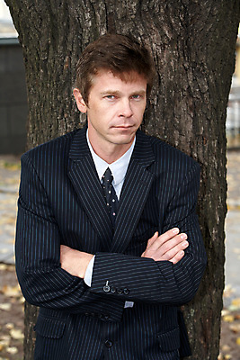 포토 JPG 해외이미지 주간 나무 외관 응시 잎 비즈니스 거리 한명 서기 사람 정장 성인 야외 30대 노란색 마주보기 환경 기댐 도시 비즈니스맨 자신감 검은머리 명상 고민 설정 노려봄 배려 해외포토 자연요소 식물 1 헤어스타일 시선 옷 남자 감정 컬러 모션 표정 장년 직장인 파일형식 이미지허브