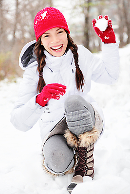 포토 JPG 해외이미지 백인 모자 라이프스타일 옷 계절 공원 여자 행복 장갑 크리스마스 겨울 장난 공 자연 놀이 휴가 한명 미소 사람 동양인 소녀 성인 야외 10대 빨간색 청춘 흰색 던지기 숲 싸움 눈덩이 눈내림 해외포토 서양인 1 잡화 공공시설 기념일 감정 어린이 컬러 컨셉 모션 청소년 눈_날씨 표정 인종 생활 생태계 파일형식 이미지허브